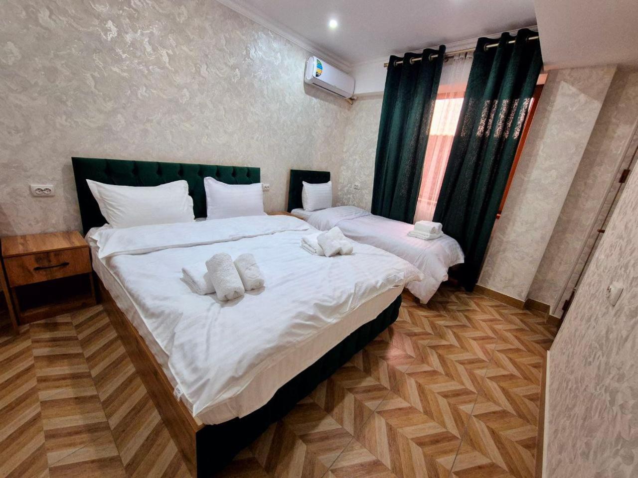 Samarkand Imron Hotel Esterno foto