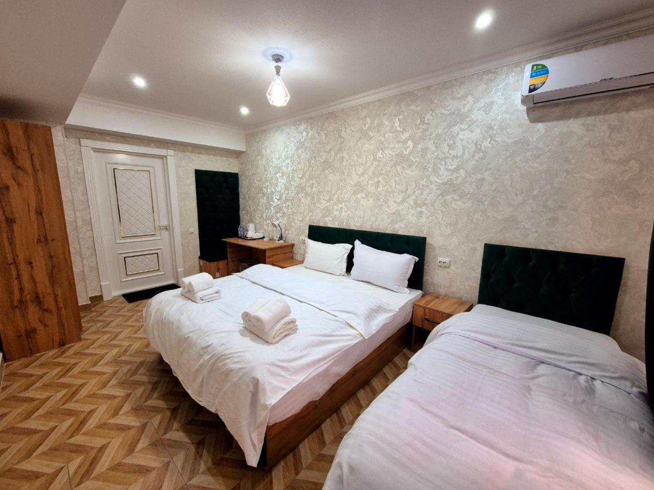 Samarkand Imron Hotel Esterno foto